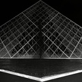 pyramide_bw_negativ_2.jpeg
